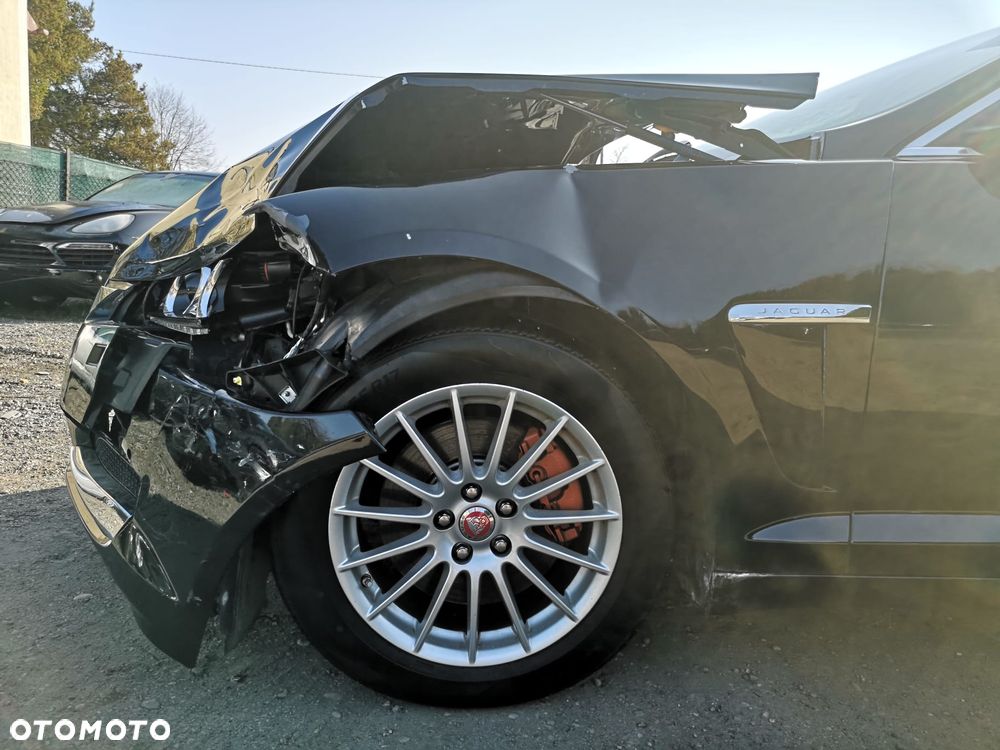 Jaguar XF 2.2 D Premium Luxury - 23