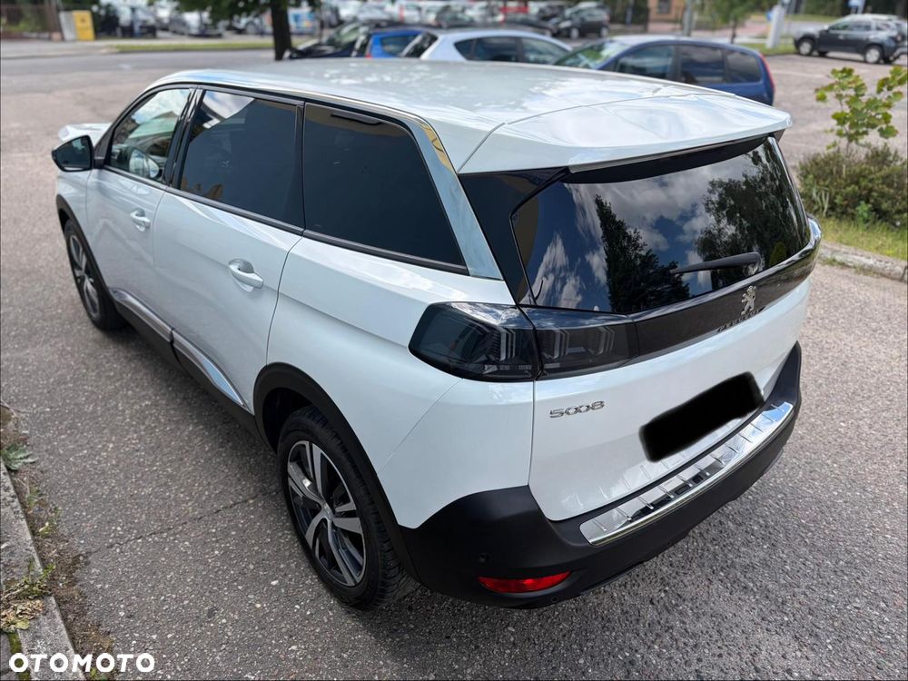 Peugeot 5008 - 8