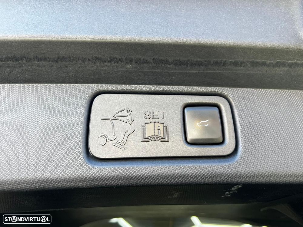 Ford Mustang Mach-E 75.7 kWh Premium AWD - 51