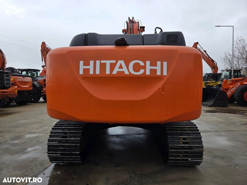 Hitachi GRAIFER deschidere 1,5m pe SENILE, cabina INALTIBILA, Masa operationala 20,3tone, LANT NOU, PAPUCI NOI, Gresare automata, Camera spate, 2017, 8.575h, cupla rapida, motor Isuzu 174CP, 3 pompe HITACHI, posibilitate leasing, STARE FOARTE BUNA-89.900 EUR - 4