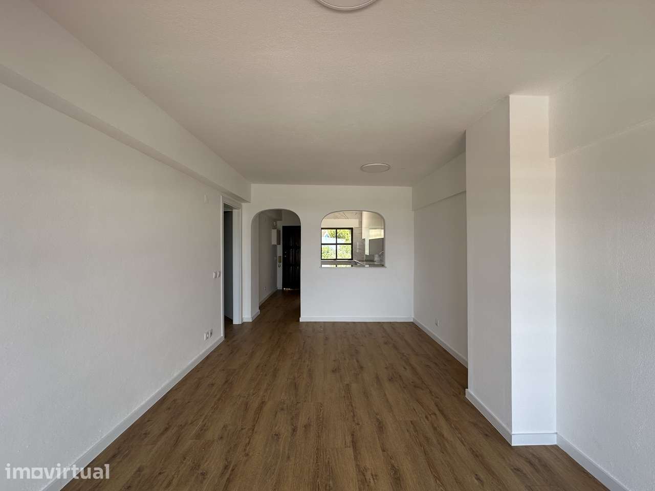 Apartamento T2 totalmente renovado com vista mar em primeira linha - Grande imagem: 4/22
