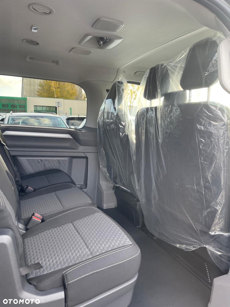 Volkswagen Caravelle - 10