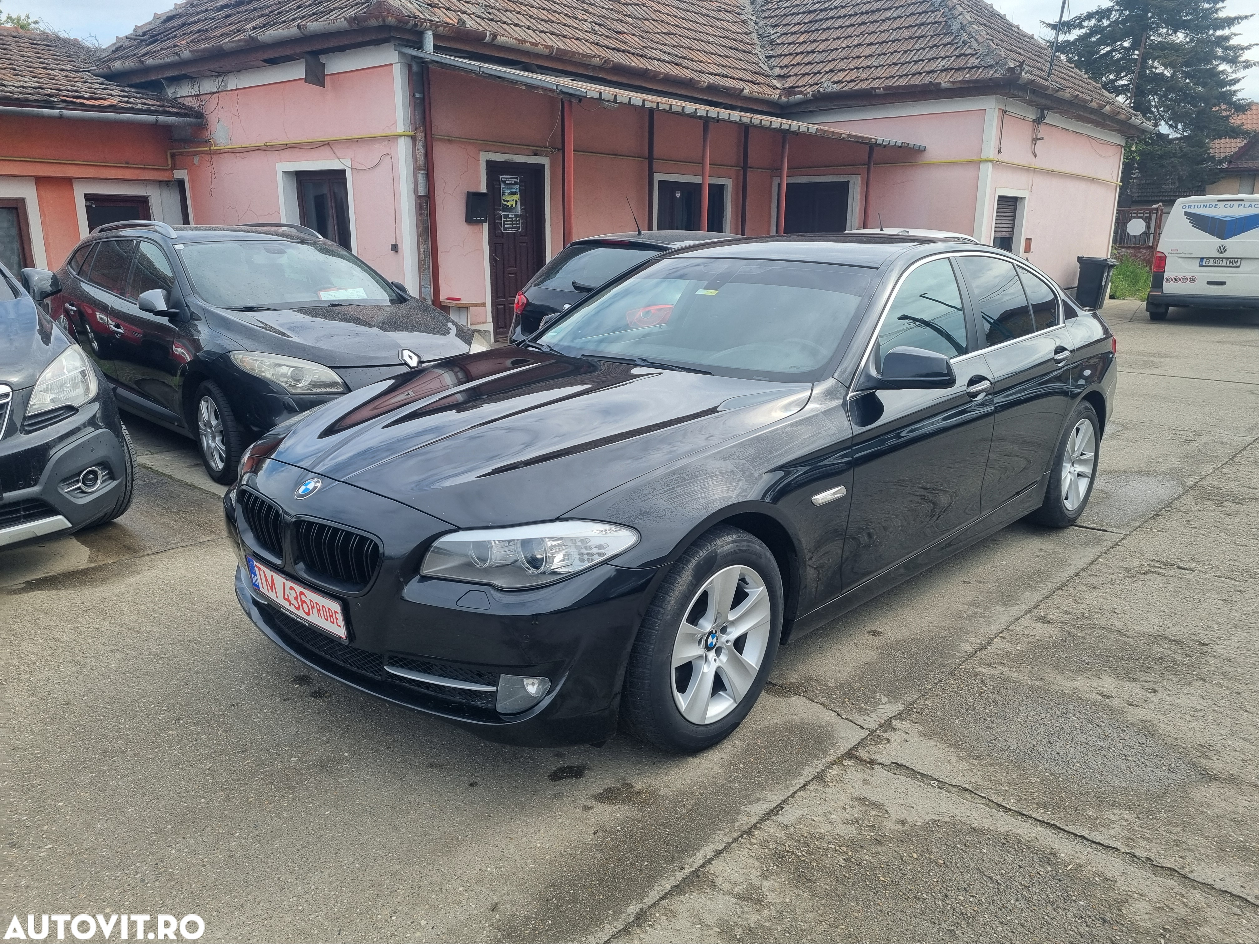 BMW Seria 5 520d Aut. Luxury Line - 2
