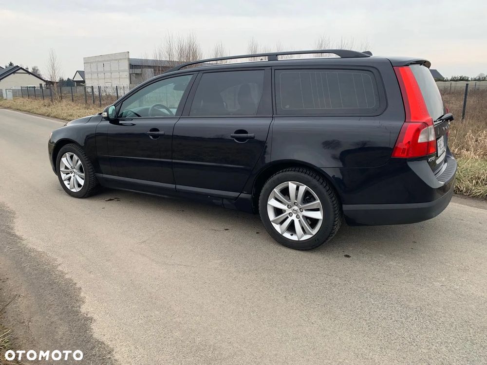 Volvo V70 D5 Momentum - 8
