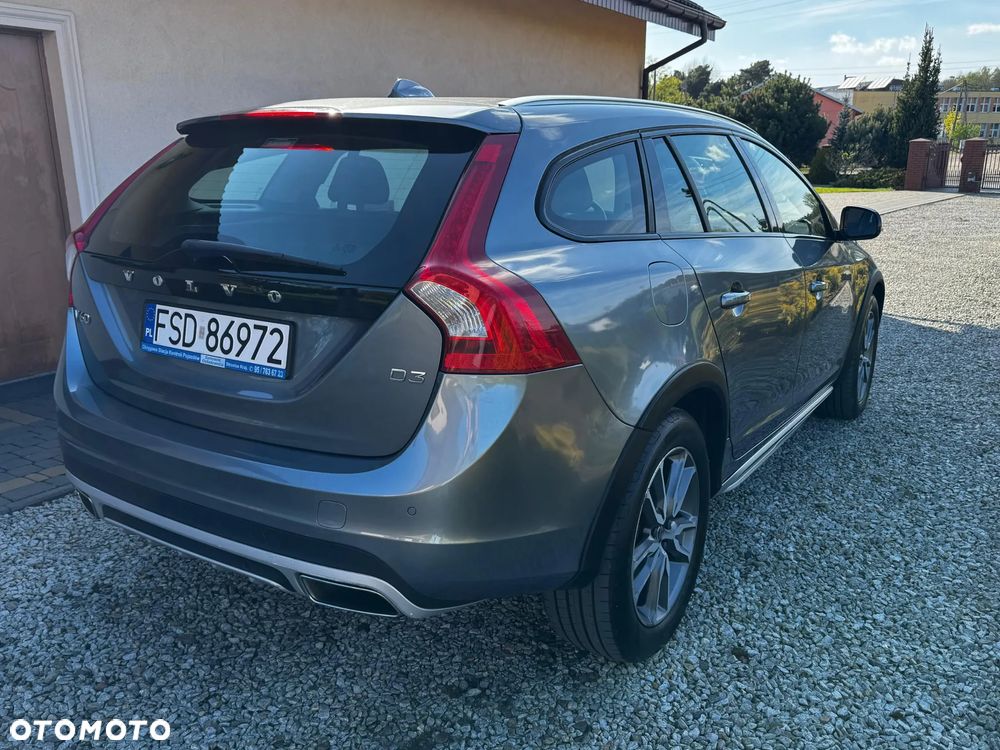 Volvo V60 Cross Country D3 Geartronic - 11