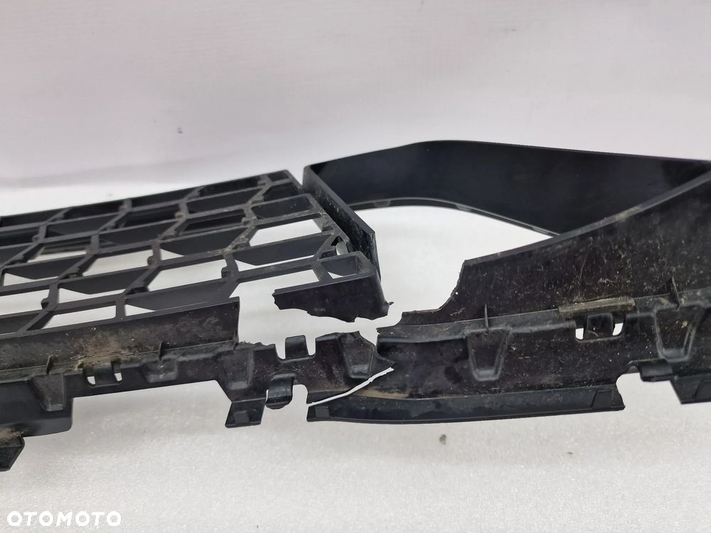 BMW G30 / G31 LIFT M-PAKIET 20- KRATKA ŚRODKOWA ZDERZAKA PRZEDNIEGO PRZÓD , NR 51118098664 , NR AUKCJI KR42 - 10