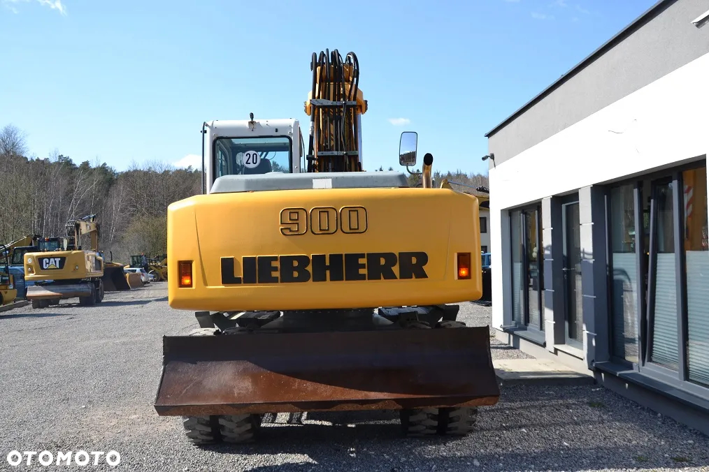Liebherr A900 C - 8