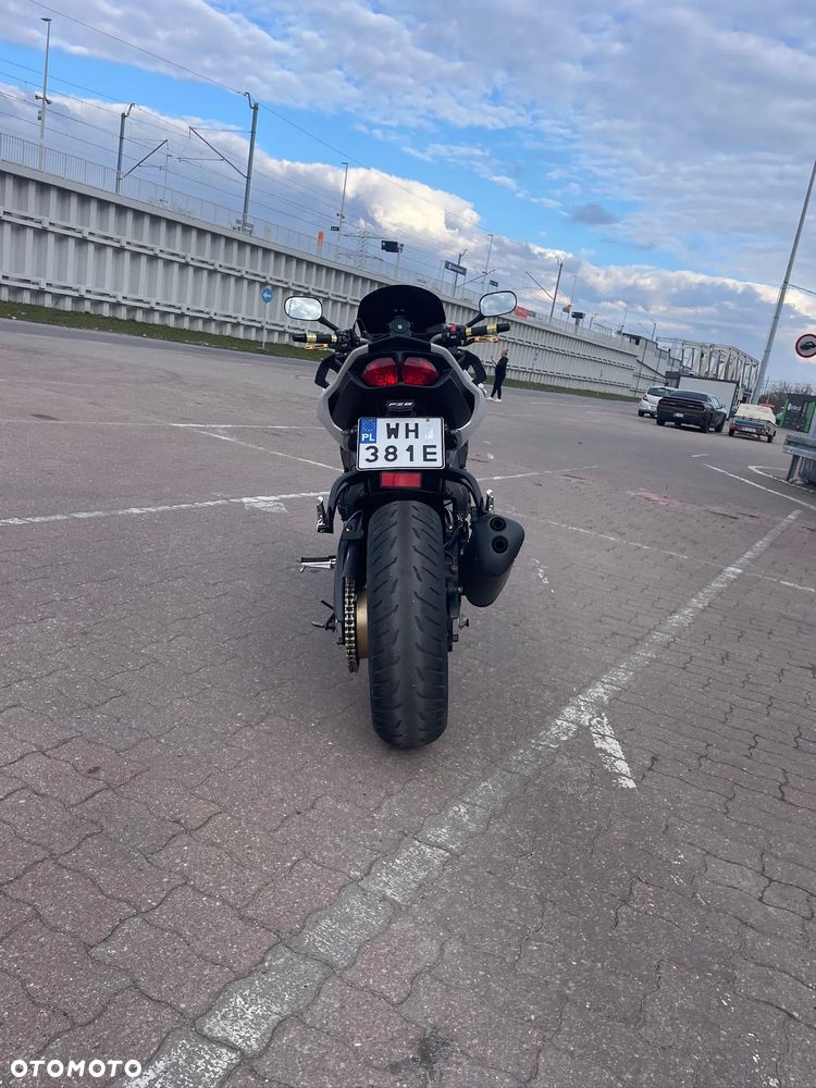Yamaha FZ8 - 22
