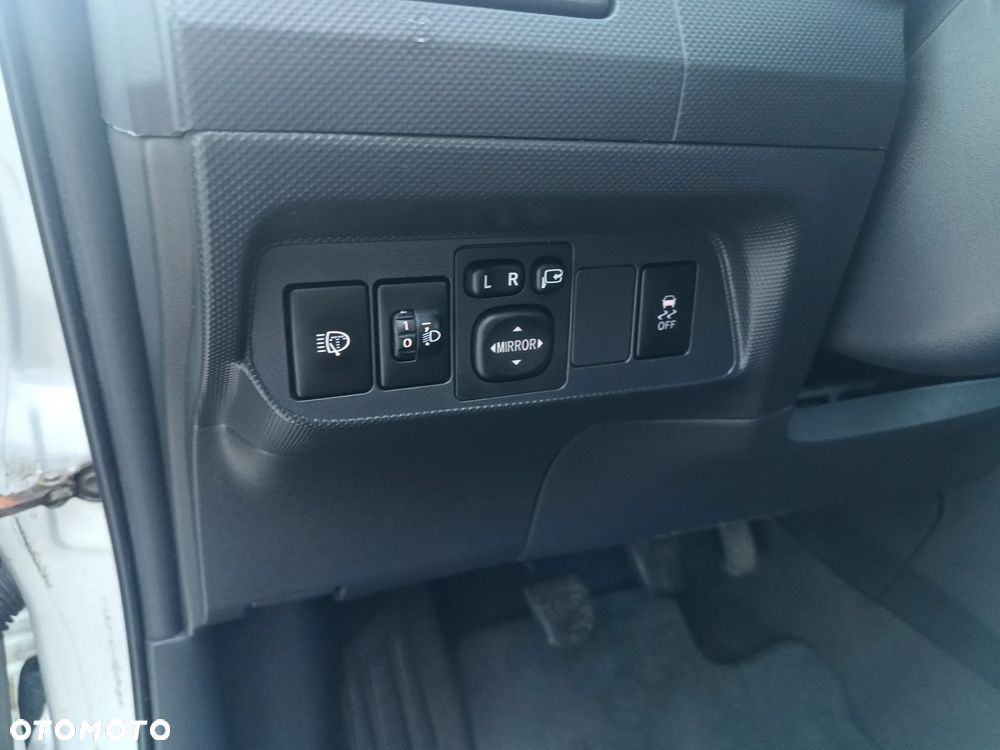 Toyota Auris 1.6 Luna - 16