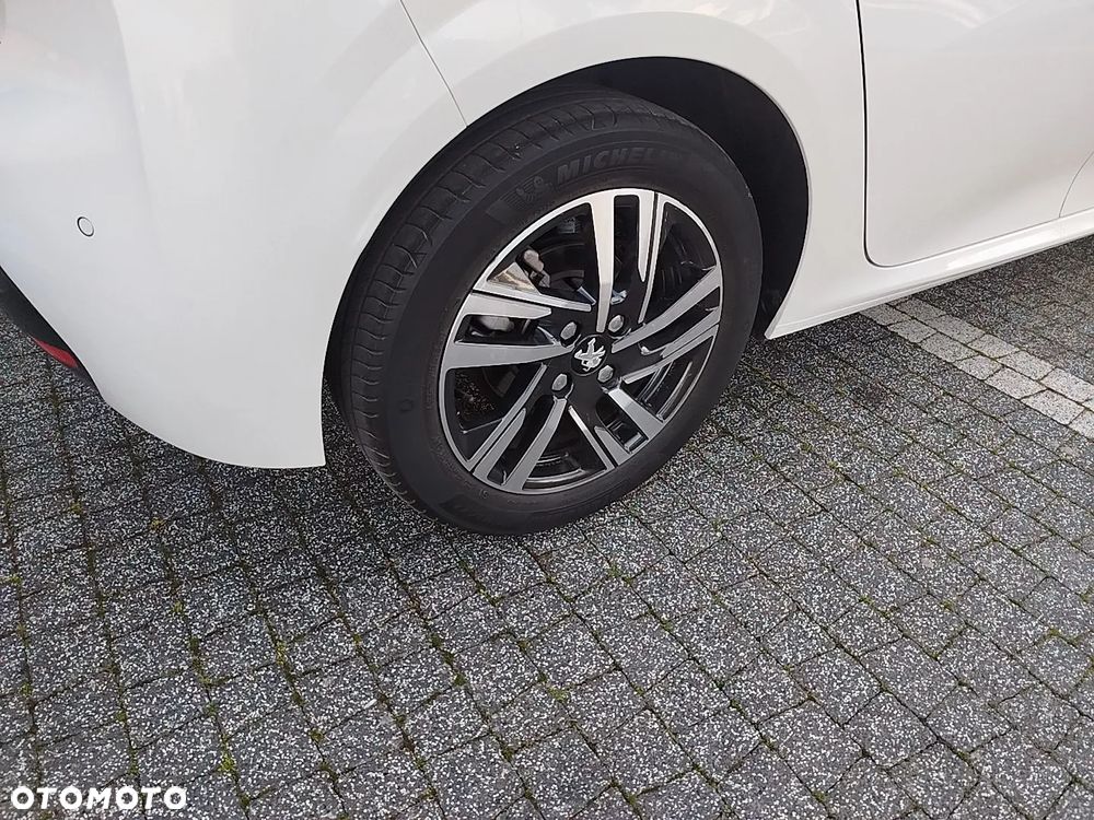 Peugeot 208 TURBO 100 Allure - 37