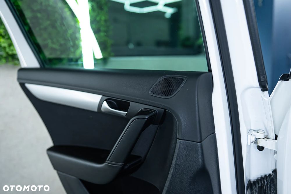 Volkswagen Passat 2.0 TDI DSG BlueMotion Technology R-Line - 37