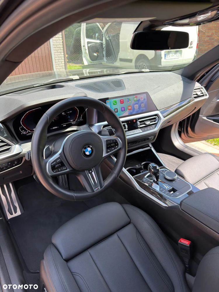 BMW Seria 3 330i xDrive - 16