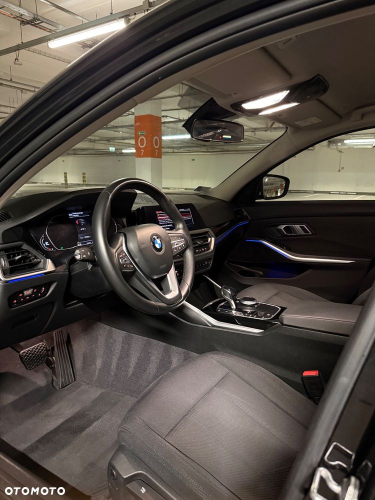 BMW Seria 3 318d Advantage - 10