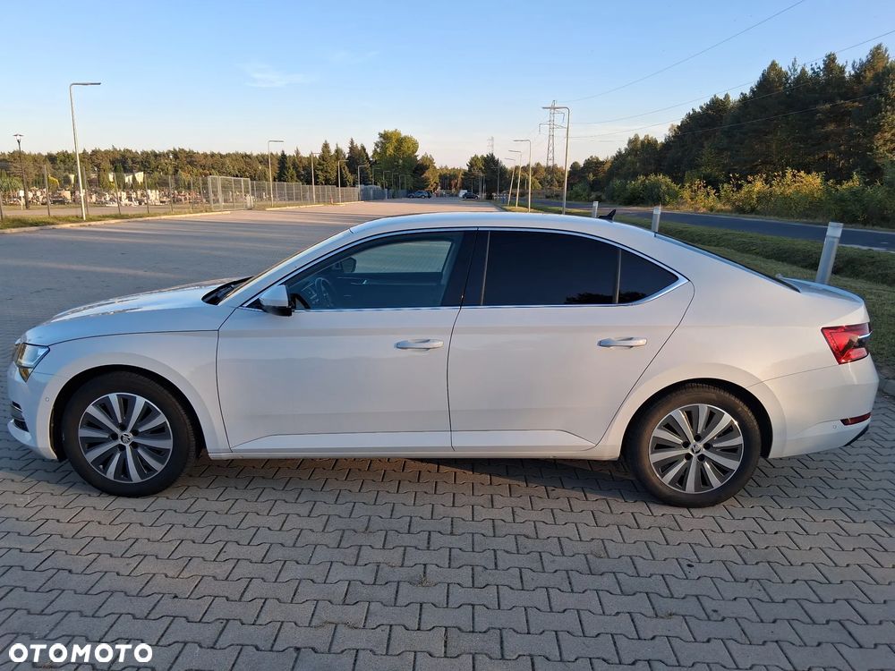 Skoda Superb 2.0 TDI SCR Style DSG - 8