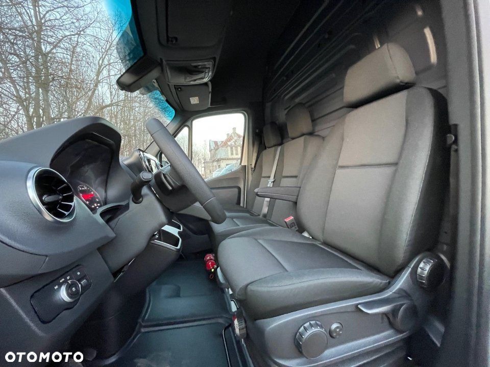 Mercedes-Benz Sprinter - 9