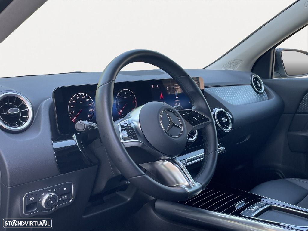 Mercedes-Benz GLA 180 d - 9