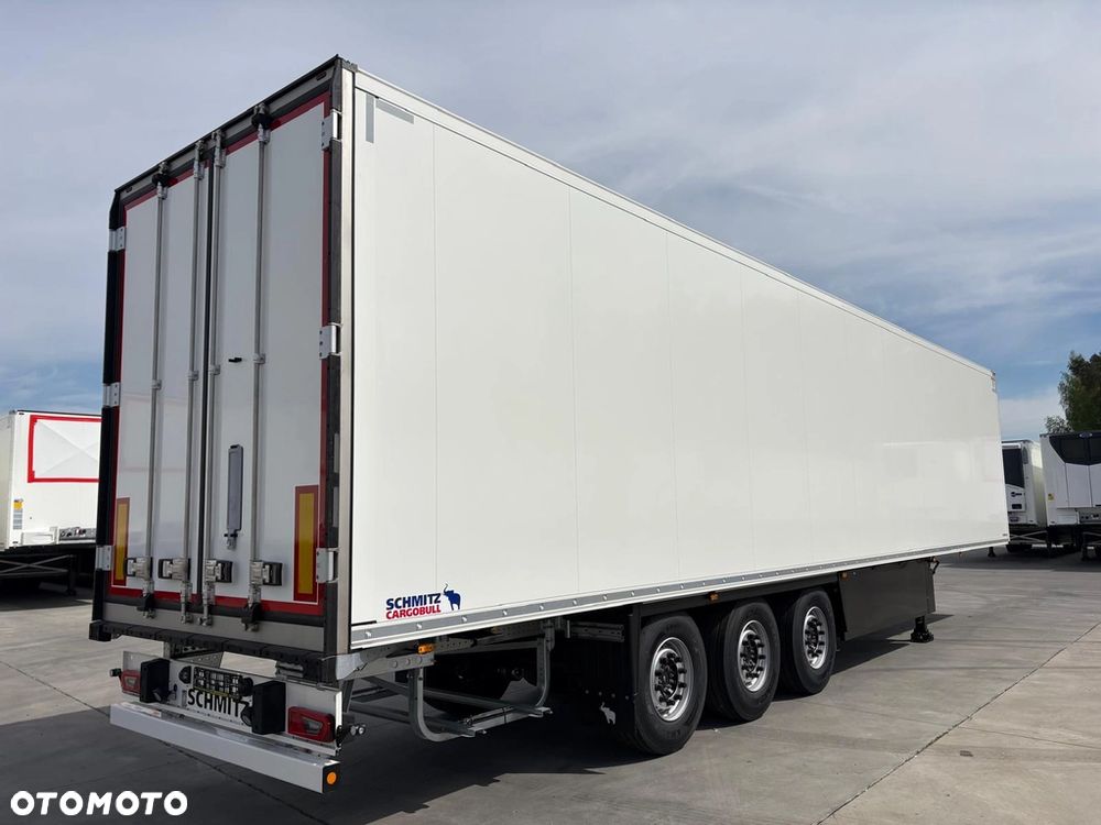 Schmitz Cargobull odbiór w Polsce, Fabrycznie nowa chłodnia Schmitz hakowa hakówka 2026 r. klapy wentylacyjne - 8