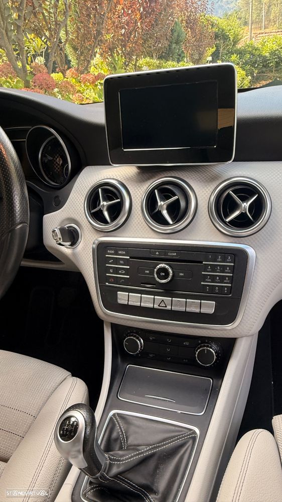 Mercedes-Benz A 180 d Urban - 16