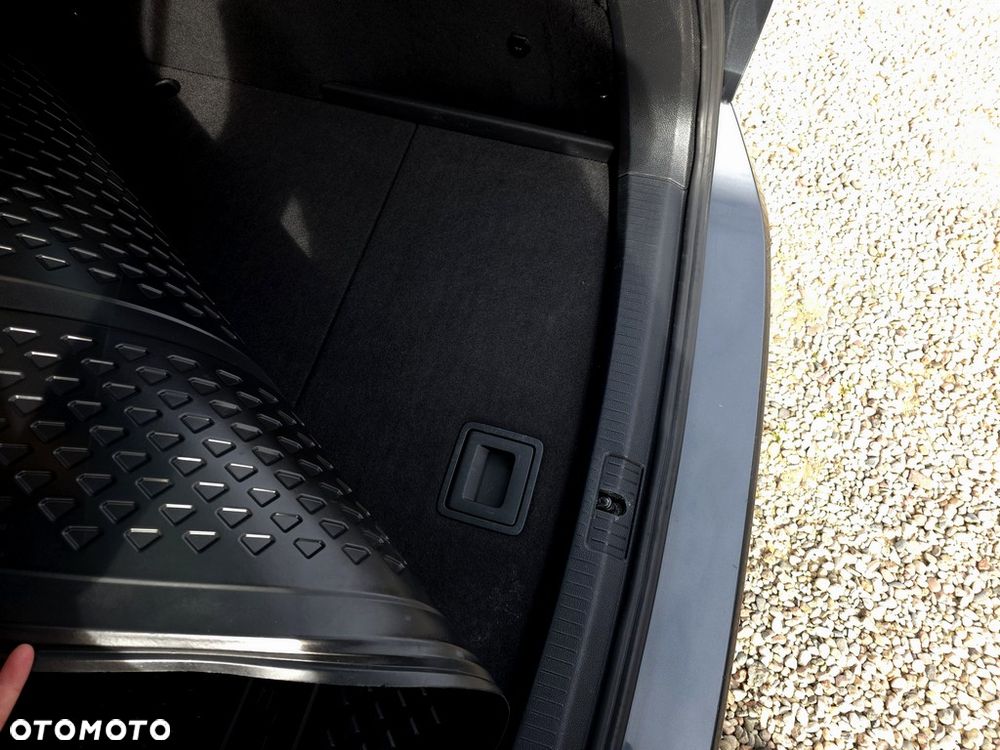 Volkswagen Golf - 37