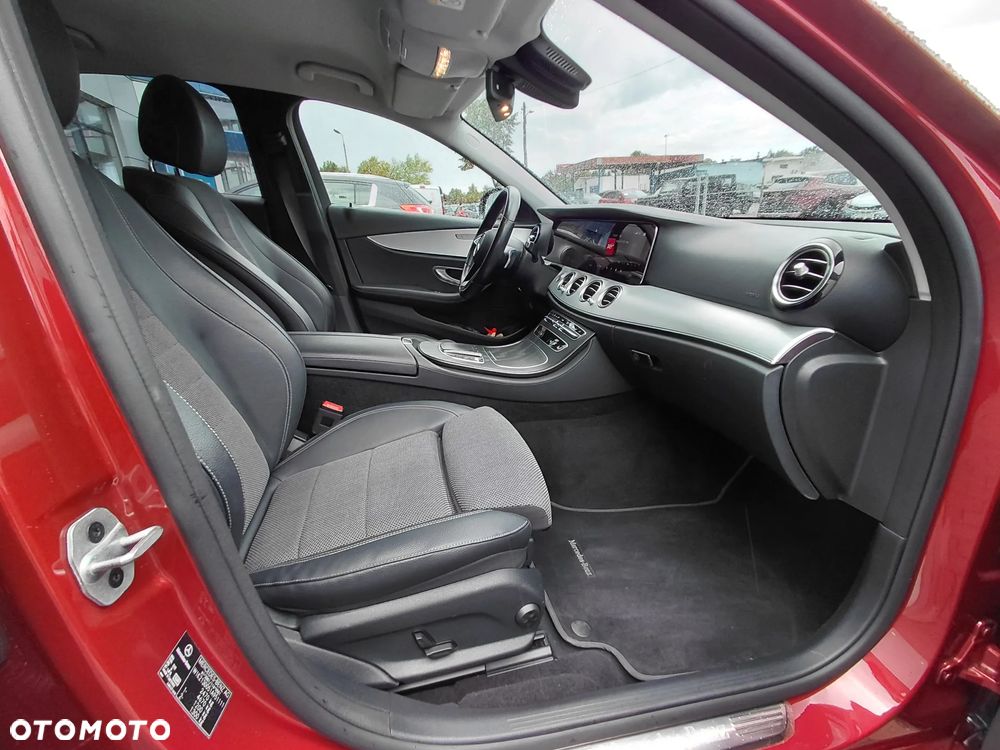 Mercedes-Benz Klasa E 220 d 4-Matic Avantgarde - 27
