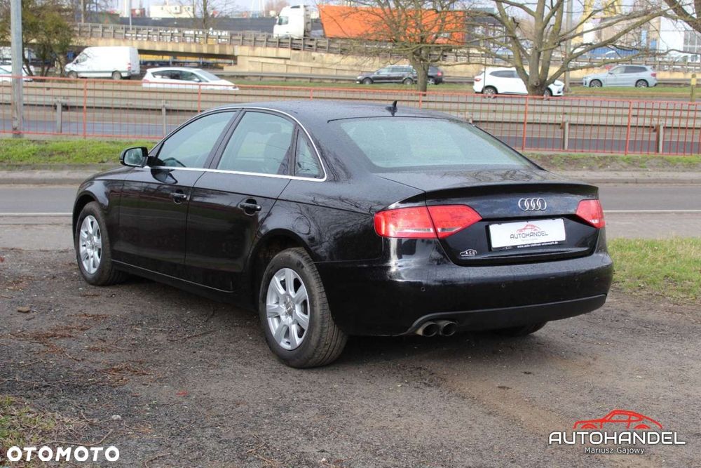 Audi A4 Limousine - 4