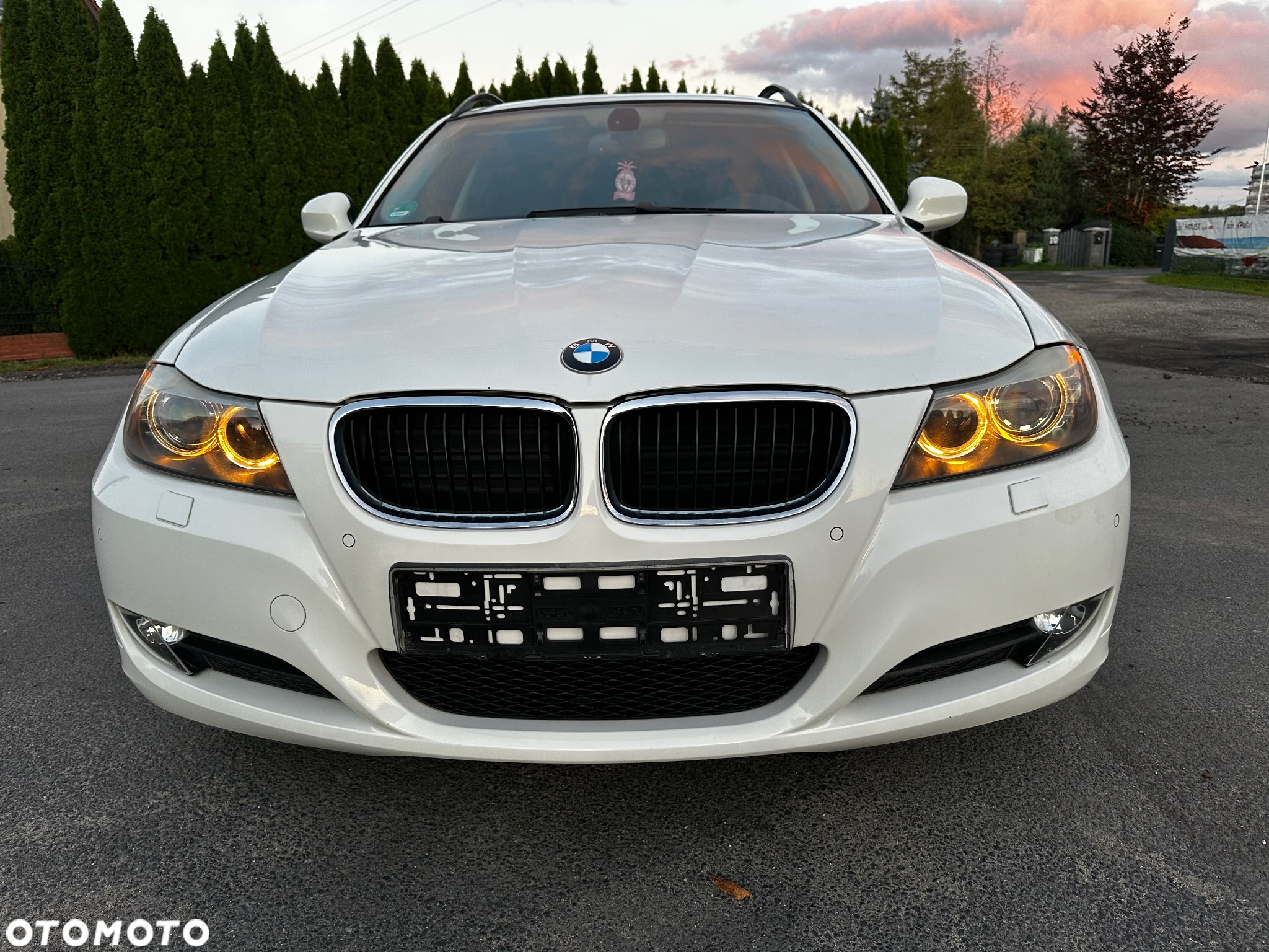 BMW Seria 3 320i Touring - 13