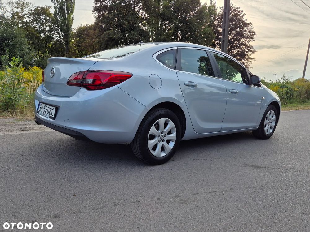 Opel Astra IV 1.4 T Active - 4