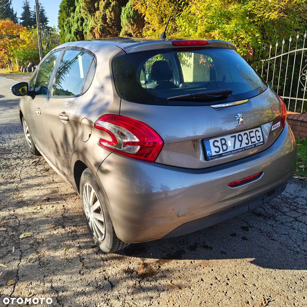 Peugeot 208 - 6