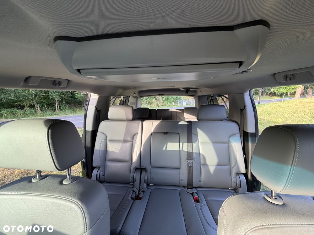 Chevrolet Suburban - 21
