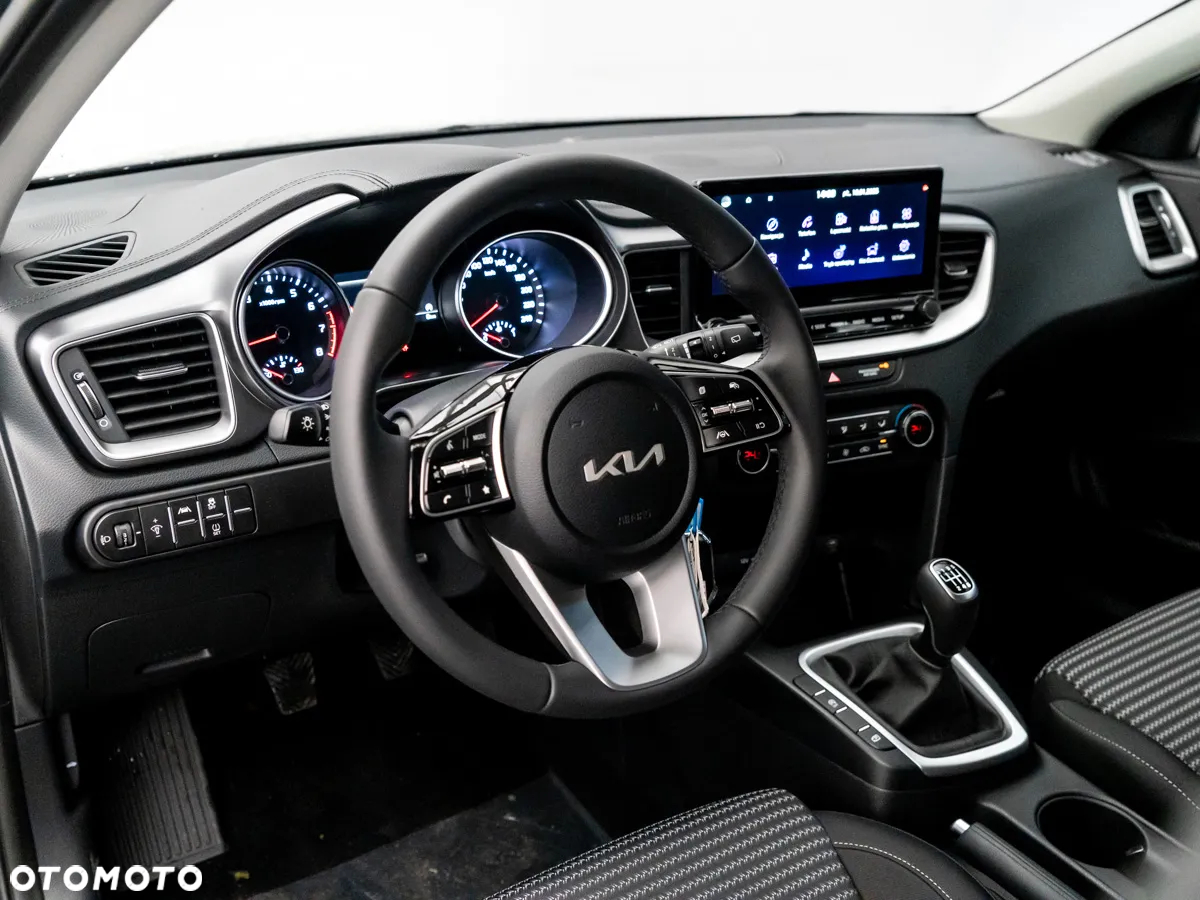 Kia Ceed 1.5 T-GDI M - 26