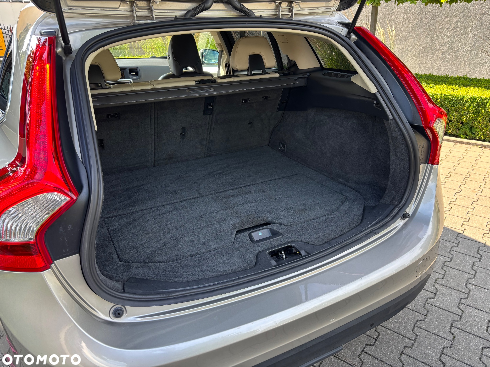 Volvo V60 D3 Summum - 12