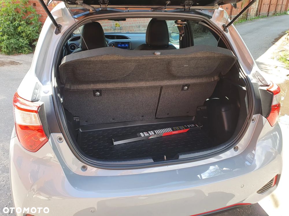 Toyota Yaris 1.5 VVT-i GR Sport - 26