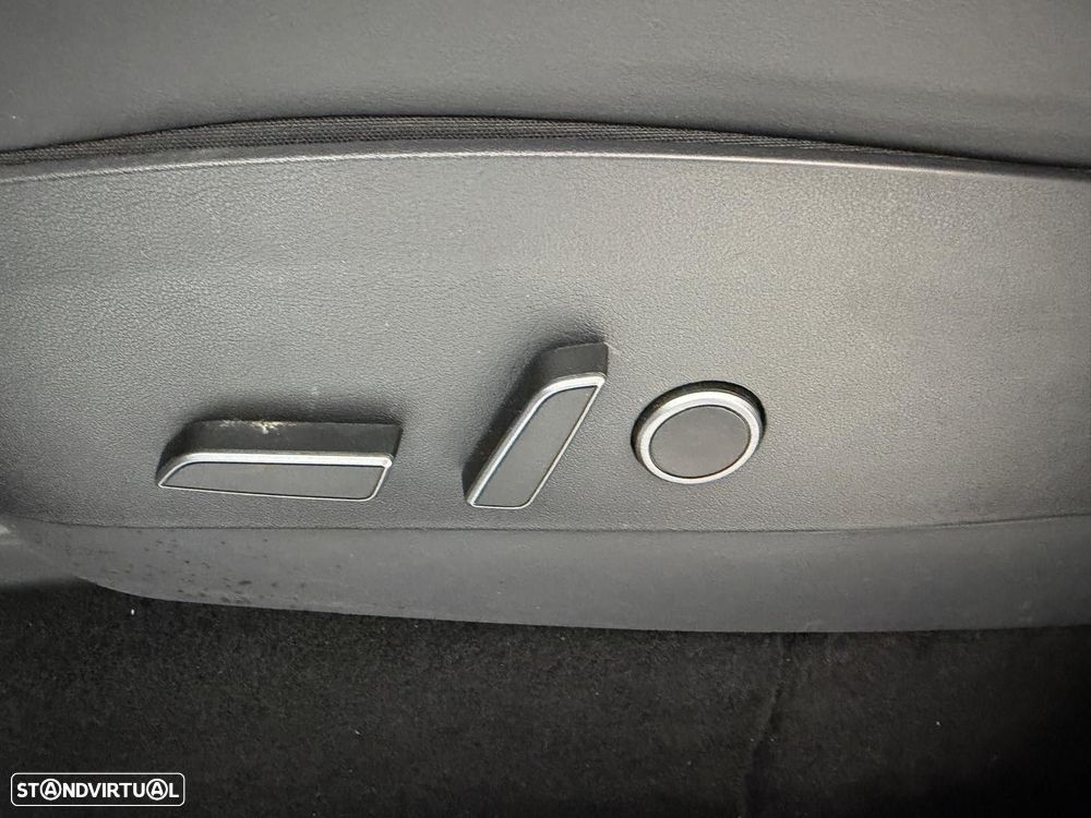 Tesla Model Y Long Range Dual Motor AWD - 21