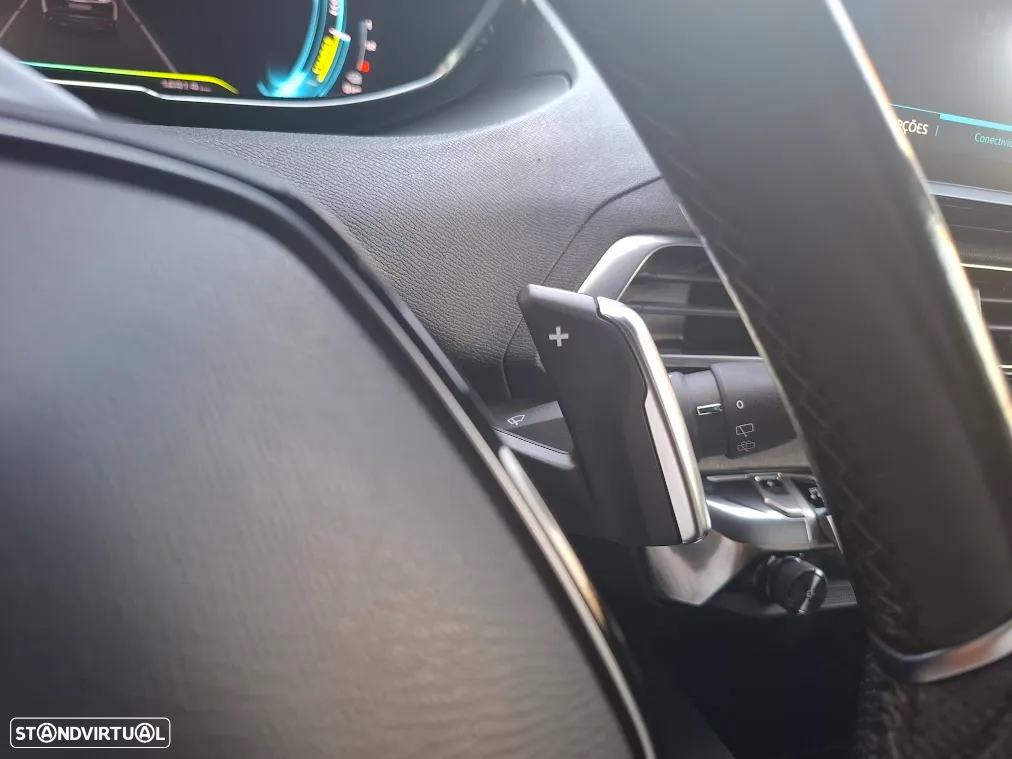 Peugeot 3008 1.6 Hybrid GT Line e-EAT8 - 23