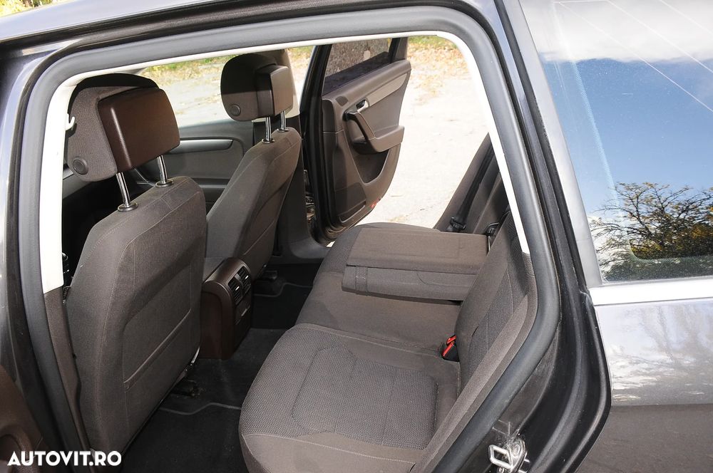 Volkswagen Passat Variant 2.0 TDI BlueMotion Technology Highline - 13