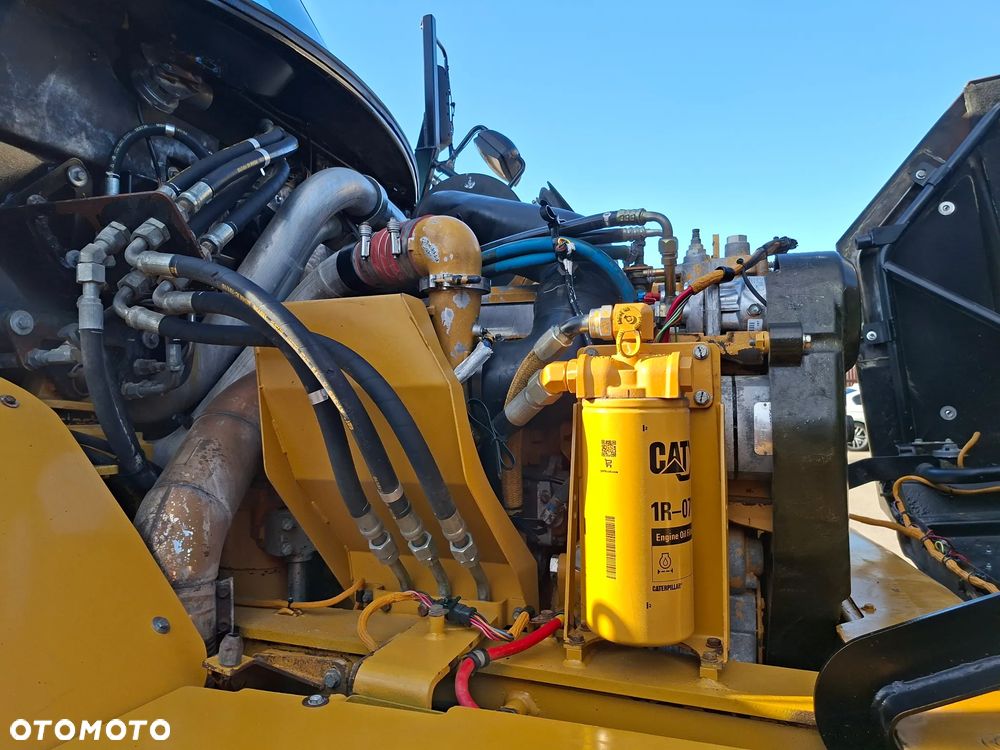 Caterpillar 725 - 37