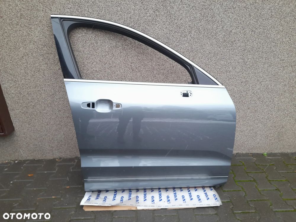 Drzwi prawy przód kolor 714 volvo xc60 II 20R - 1