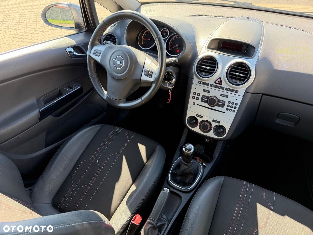 Opel Corsa 1.4 16V 150 Jahre - 29
