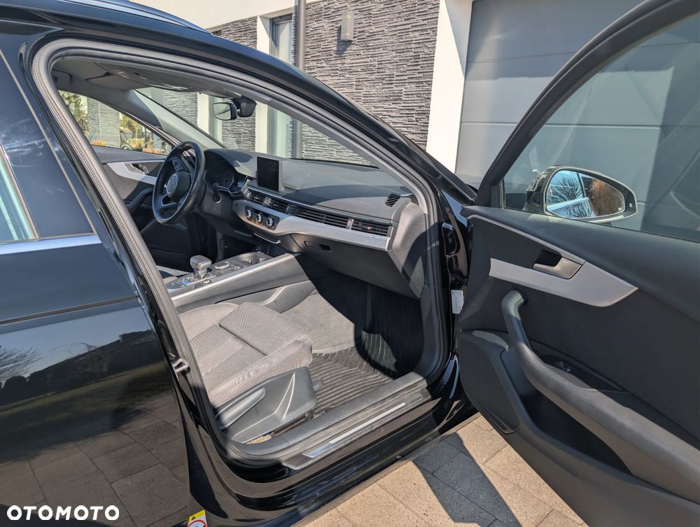 Audi A4 Avant 40 TFSI S tronic - 27