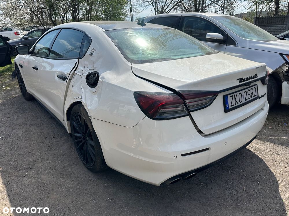 Maserati Quattroporte Q4 GranLusso - 3