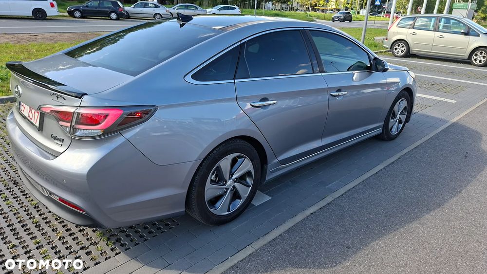 Hyundai Sonata - 7
