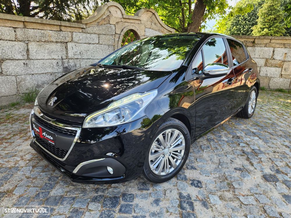 Peugeot 208 1.5 BlueHDi Signature - 1