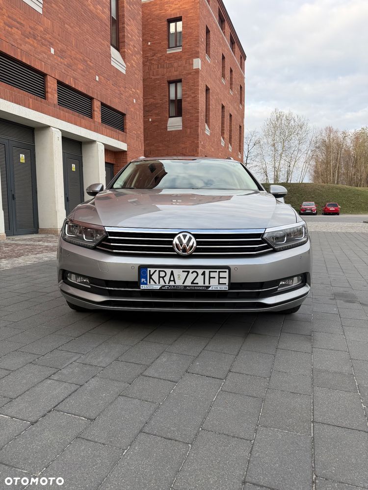 Volkswagen Passat - 11