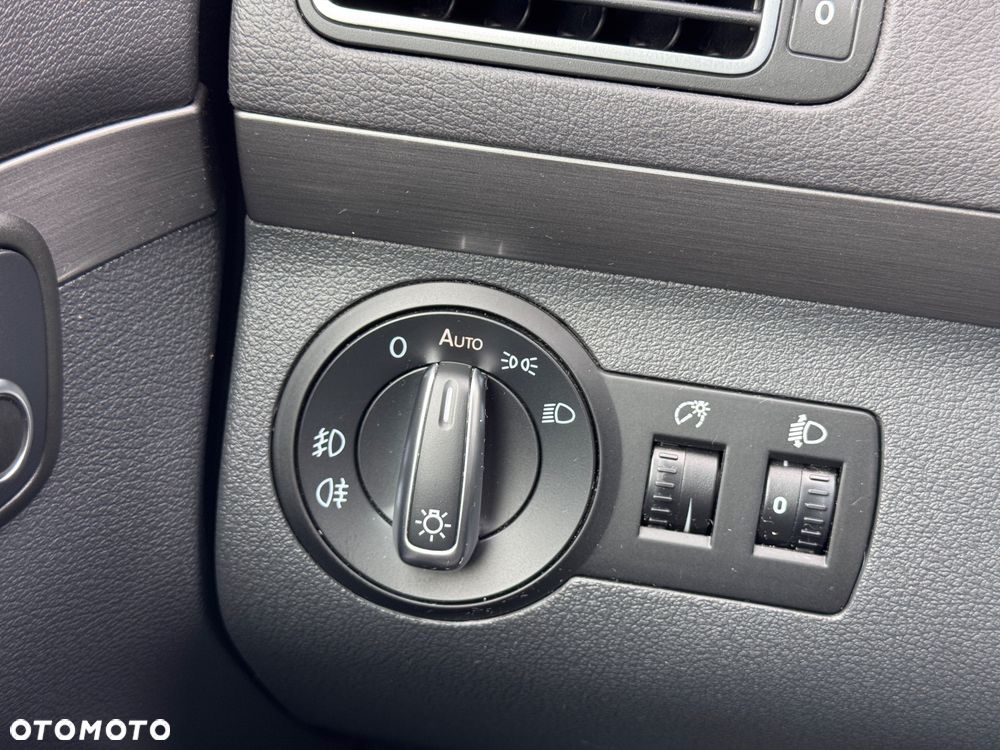 Volkswagen Touran 1.6 TDI DPF Trendline - 11