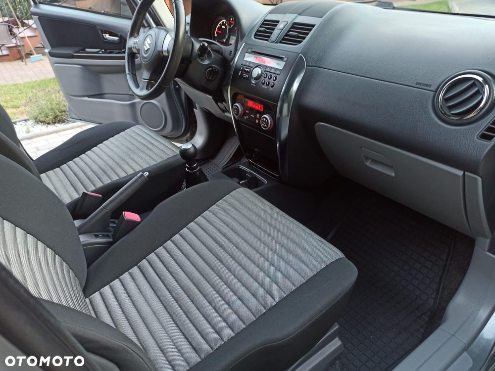 Suzuki SX4 1.6 VVT Comfort - 12
