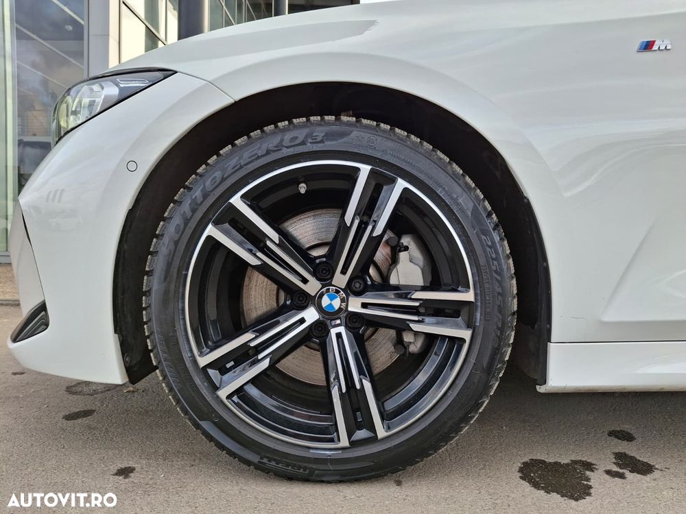 BMW Seria 3 330i AT - 27