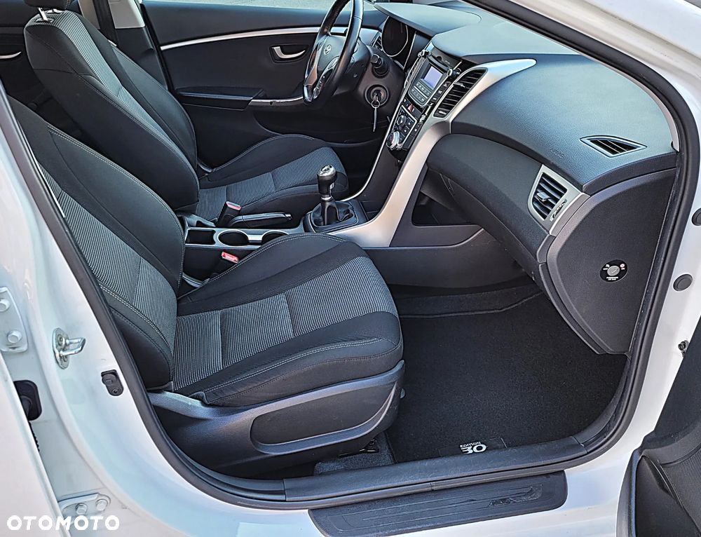 Hyundai i30 blue 1.4 Classic - 16