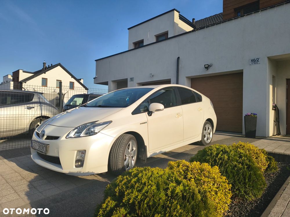 Toyota Prius 1.8 HSD Prestige - 1