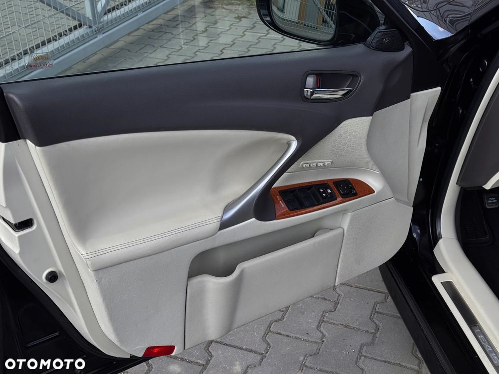 Lexus IS 250 Luxury Line - 12