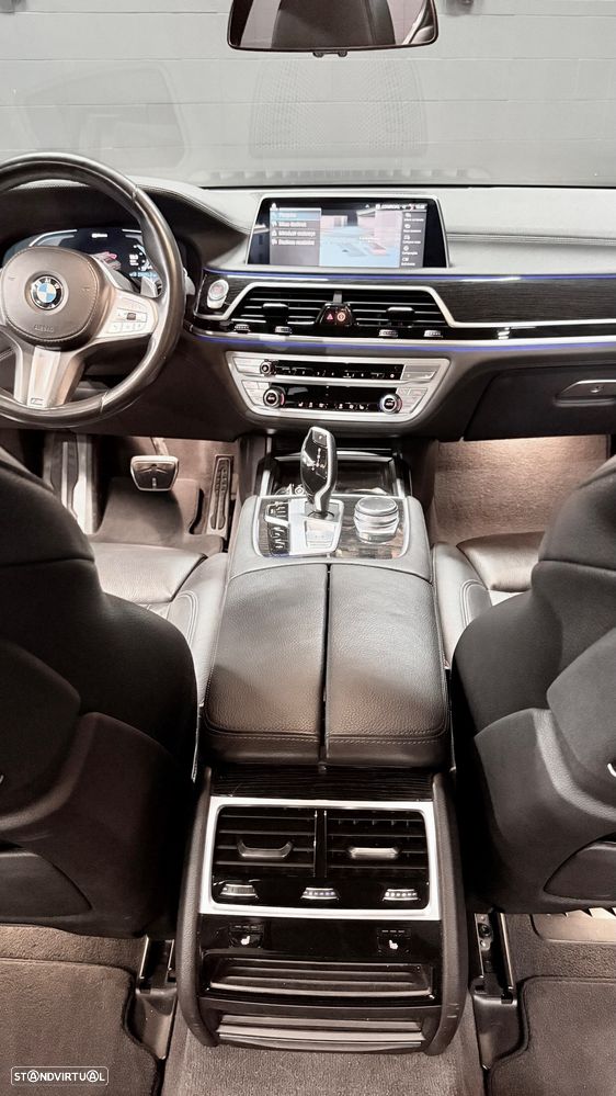 BMW 745 Le xDrive - 29